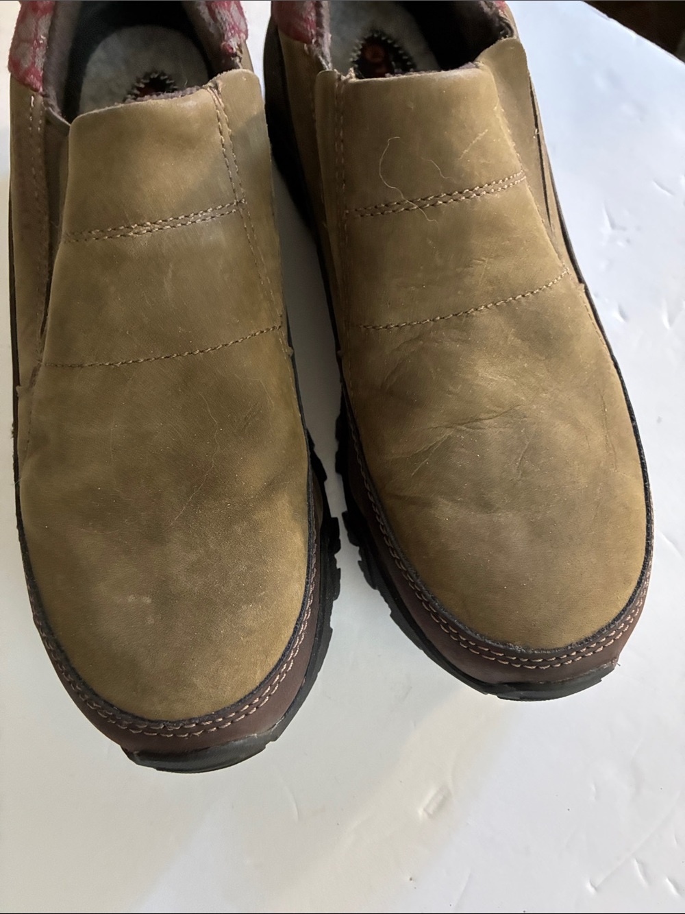 Merrell  Women’s Casual Slip-On Leather Shoes in Tan 9.5 provides warmth
